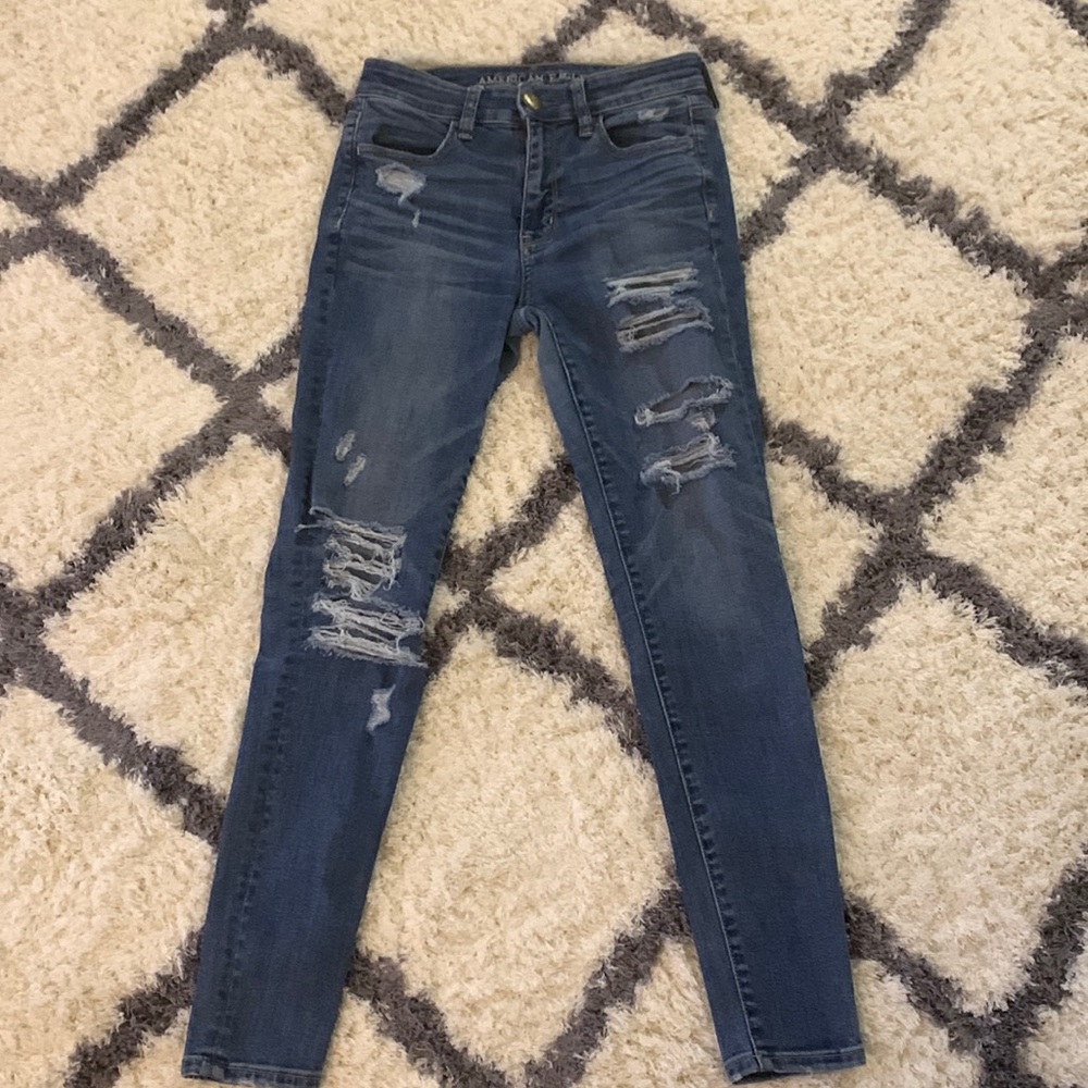 American Eagle Size 2 Short Super Stretch Jeans